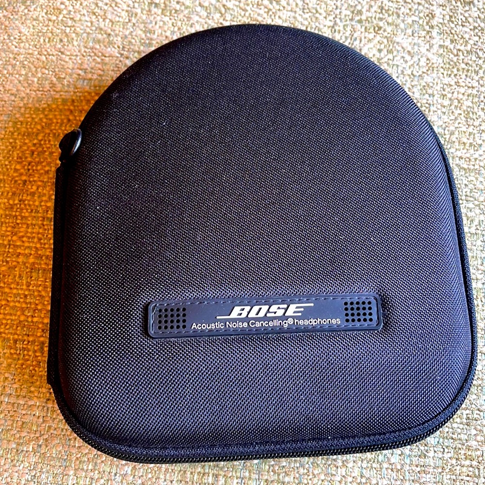 Bose acoustic noise cancelling headphones